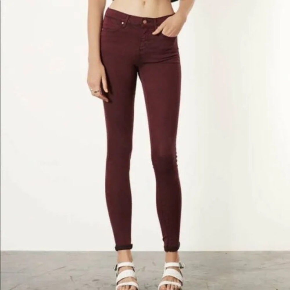 Women’s size 26 maroon Topshop moto jeans